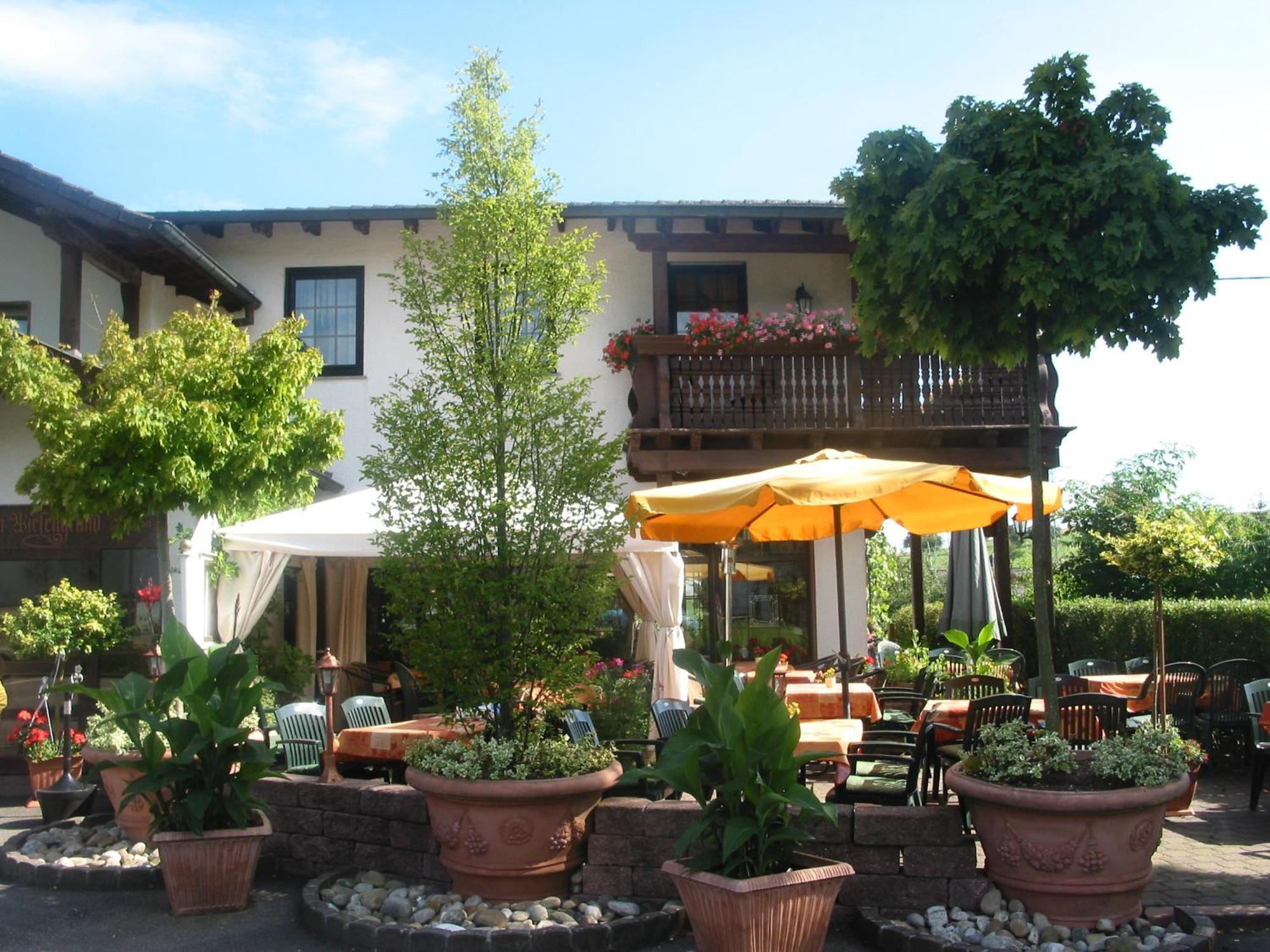 Restaurant Landgasthof Zum Wiesengrund Newel Esterno foto