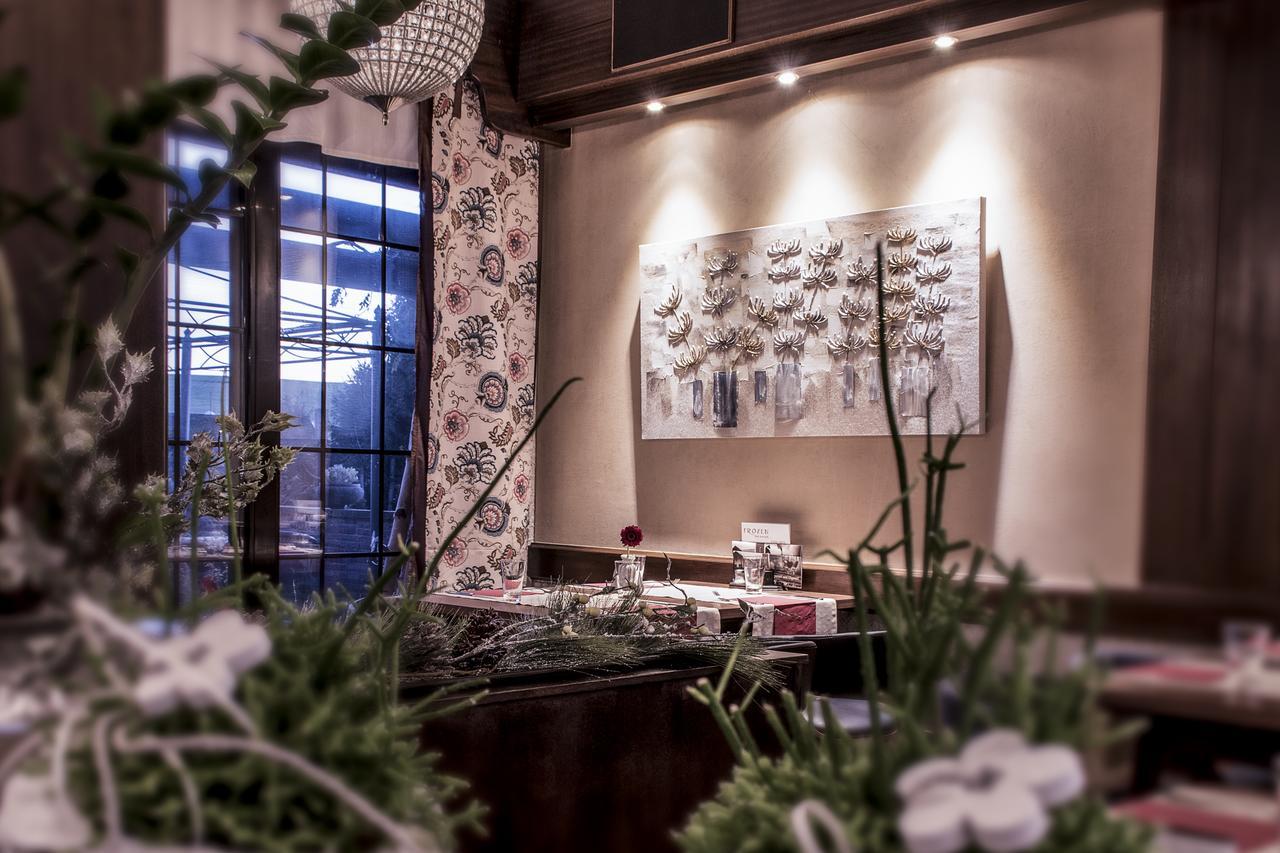 Restaurant Landgasthof Zum Wiesengrund Newel Esterno foto