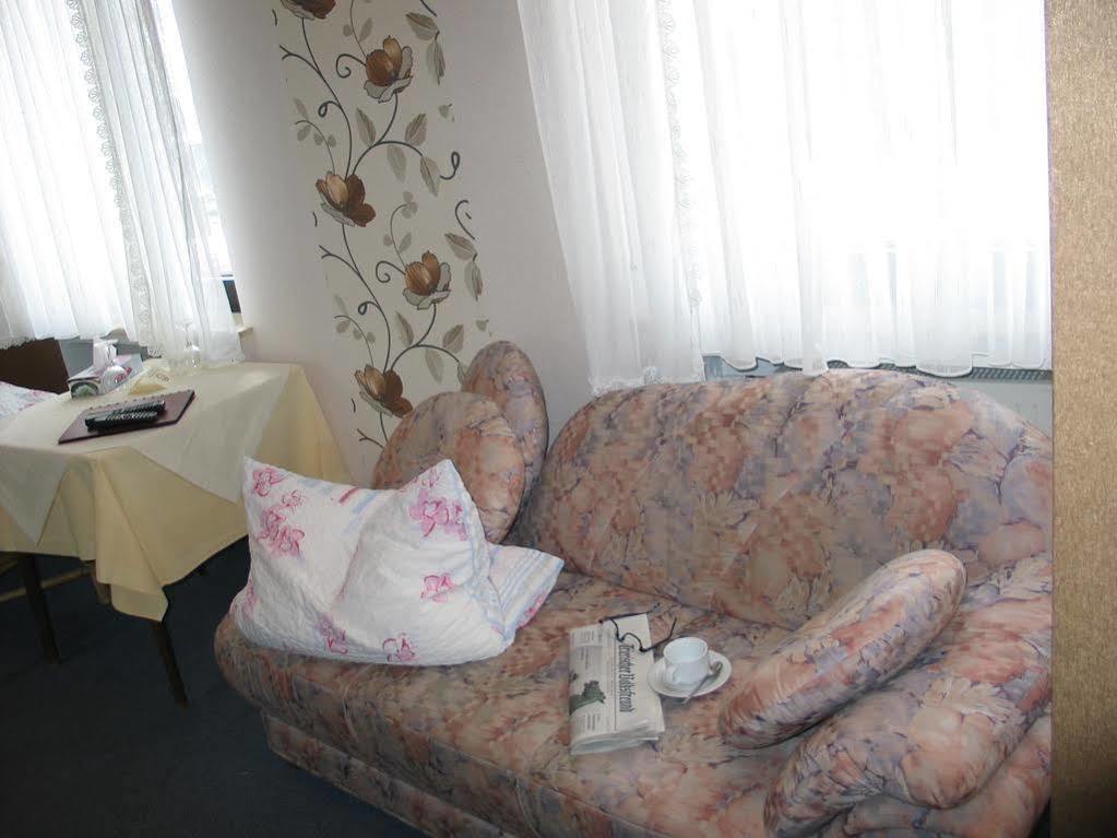 Restaurant Landgasthof Zum Wiesengrund Newel Esterno foto