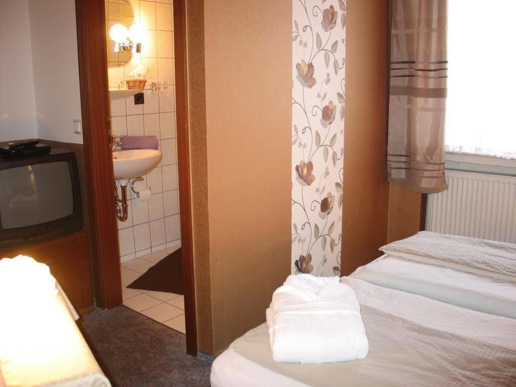 Restaurant Landgasthof Zum Wiesengrund Newel Esterno foto